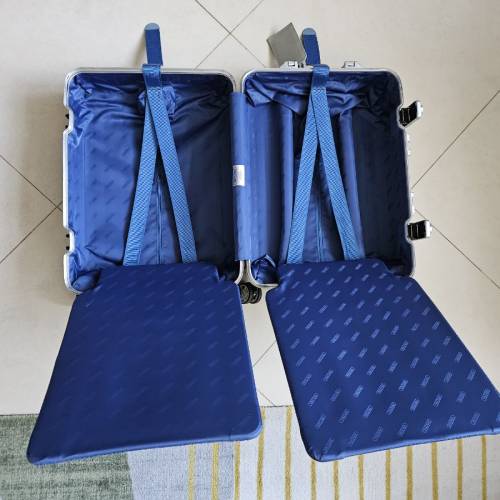 Rimowa Cabin S 金屬手提喼