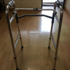 Aluminum Alloy Folding Walking Frame 鋁合金摺合式助行架