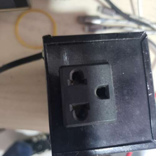 變壓牛一個  220V ～110V互相轉換 合日本電器用，屯門良景村取。