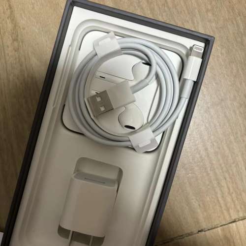 Iphone 8 space gray 64 GB 全新