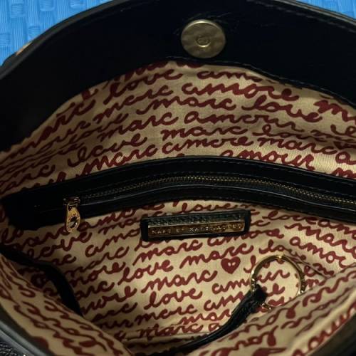 marc jacobs袋有貼膜95新