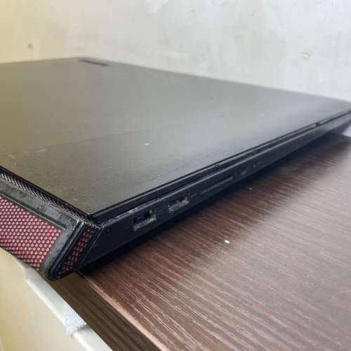 NVIDIA獨顯Lenovo IdeaPad Y700,15.6” FHD,i5-6300HQ,16GB RAM, 1TB SSD,連原裝充...