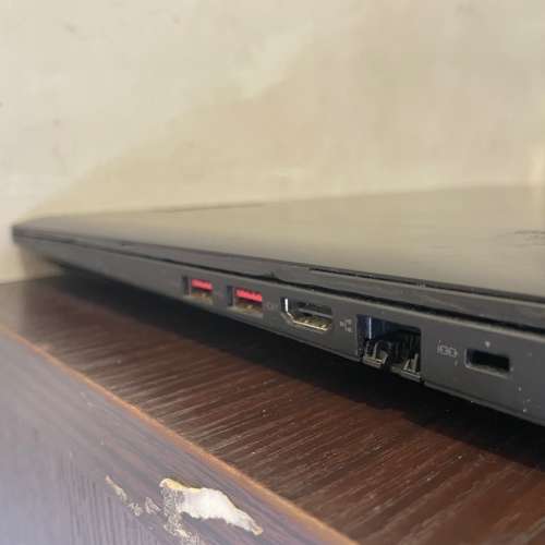 NVIDIA獨顯Lenovo IdeaPad Y700,15.6” FHD,i5-6300HQ,16GB RAM, 1TB SSD,連原裝充...