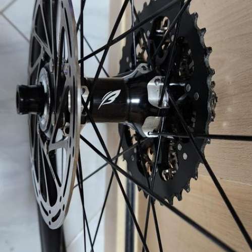Pardus MVMT R45碟剎碳纖維開口軨 - 二手或全新單車零件, 單車及運動 - DCFever.com