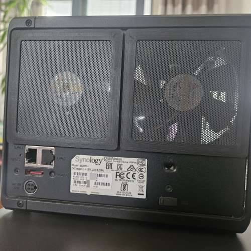 Synology NAS DS918+ upgrade 8GB 及配備防塵網，有盒有鎖匙