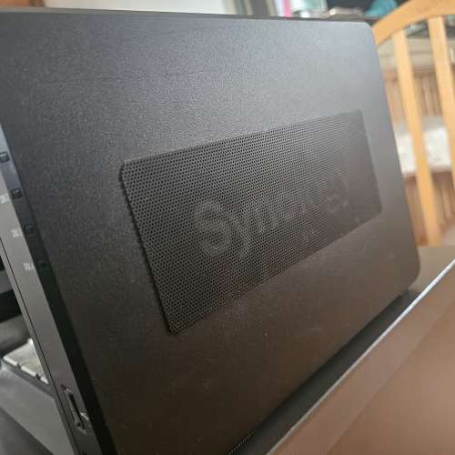 Synology NAS DS918+ upgrade 8GB 及配備防塵網，有盒有鎖匙