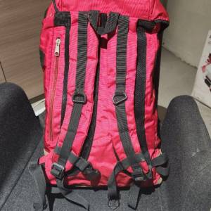 新淨全正常 大容量 背囊 背包 書包 返學 返工 旅行 行山 雙肩 Red travel backpack...