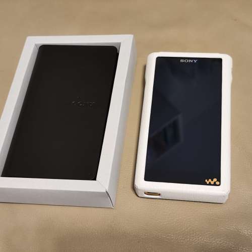 極新Sony金磚2 行貨有單有盒冇保 無花崩暗病 無出街 95%new 100%work