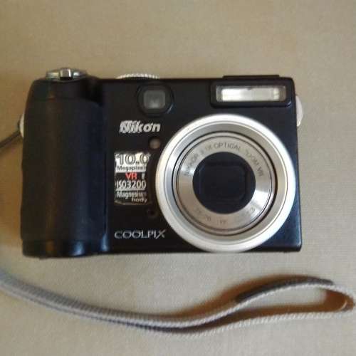 NIKON Coolpix P5000
