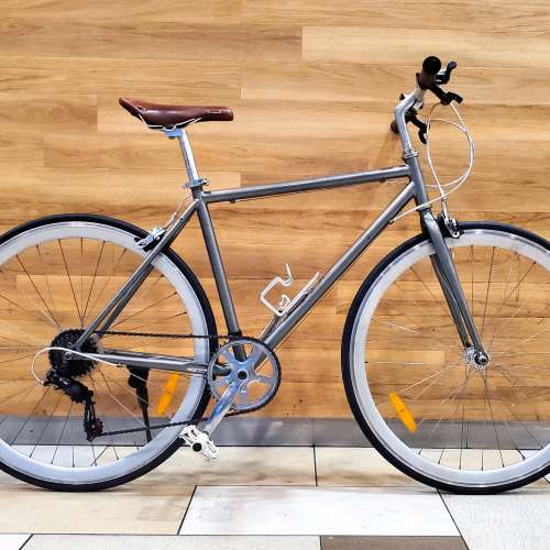 簡潔、時尚 700c 正宗鋼架復古單車 休閒通勤首選