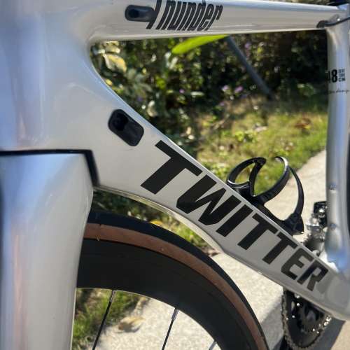 TWITTER THUNDER RS 22速 C剎 碳纖維公路車 送水架前後蛙燈