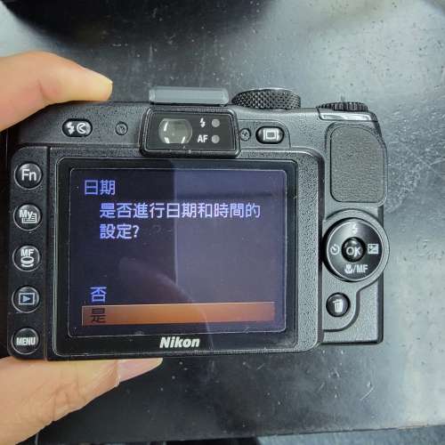 Nikon cool pixels P6000 , Lcd 暗平賣