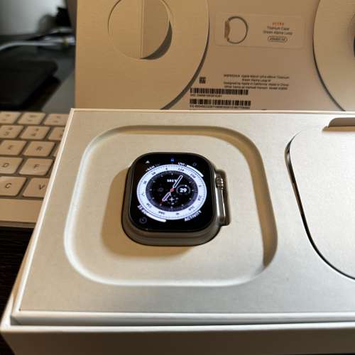 95%新Apple Watch Watch Ultra 49mm Gps + Cellular港版行貨全套配件地鐵站交收