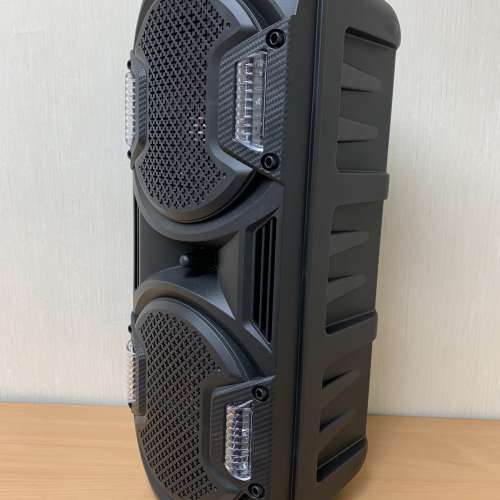 全新的雙6.5" 250watts 戶內PA揚聲器，內置藍牙