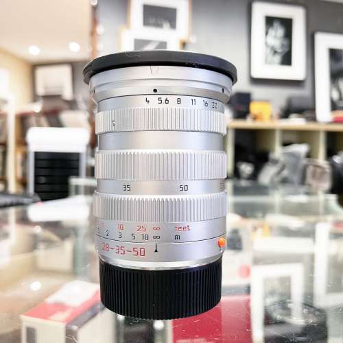 Leica Tri-Elmar-M 28-35-50mm F/4 ASPH E55 Silver with Hood