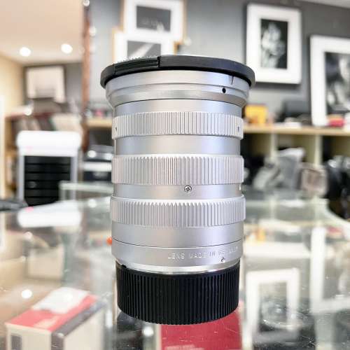 Leica Tri-Elmar-M 28-35-50mm F/4 ASPH E55 Silver with Hood