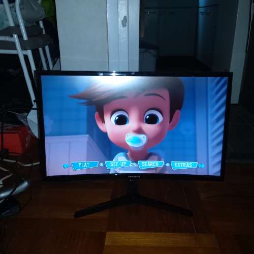 Samsung 24” LED 曲Monitor