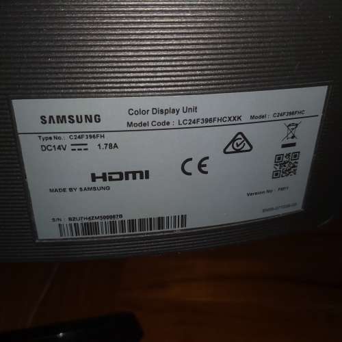 Samsung 24” LED 曲Monitor