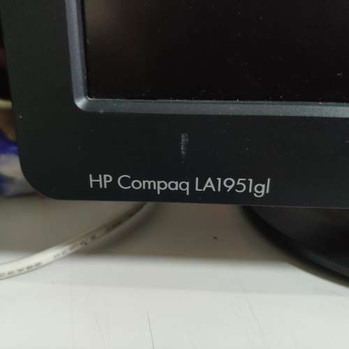 HP LA1951Gl 19吋 19 inches Monitor 顯示器 1280x1024，新凈，全正常。  任何地鐵站...
