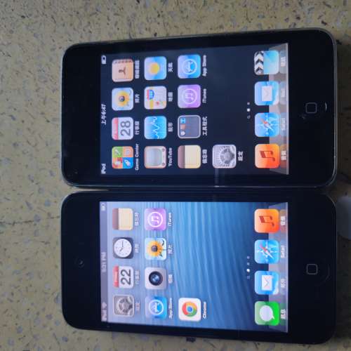Ipod touch 4代 32G+ ipod touch 2代 8G