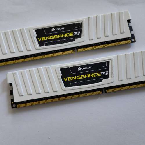 9成新一對Corsair Vengeance LP DDR3 1600MHz 4GB X 2 共8GB(1.35V, CL9)