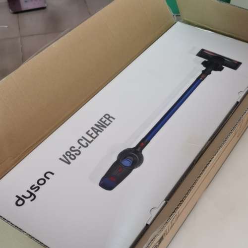 dyson V8s cleaner