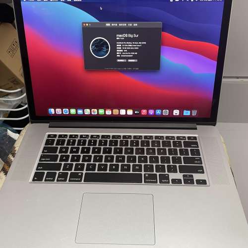 MacBook Pro 15 inch 2015 i7 2.5GHz 16G RAM 256GB SSD 新電池