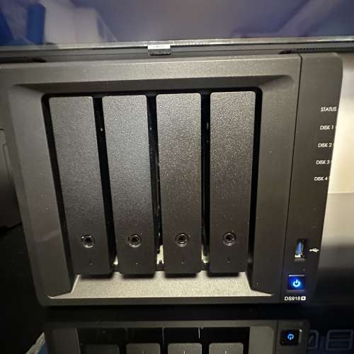 Synology DS918+ 4Bay 4GB Nas 九成新尚有兩個月保用