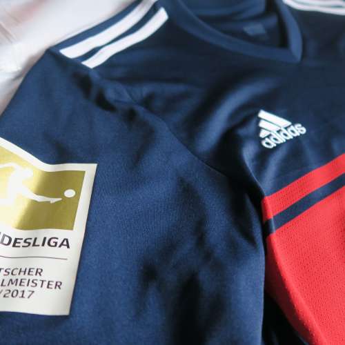 17/18 拜仁作客 x Rudy 連德甲章 size L