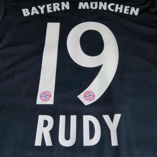 17/18 拜仁作客 x Rudy 連德甲章 size L