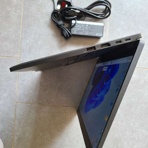 Dell Latitude 7390 2-in-1 i5-8350U 8GB Ram 256GB SSD 13.3吋 Touch Notebook