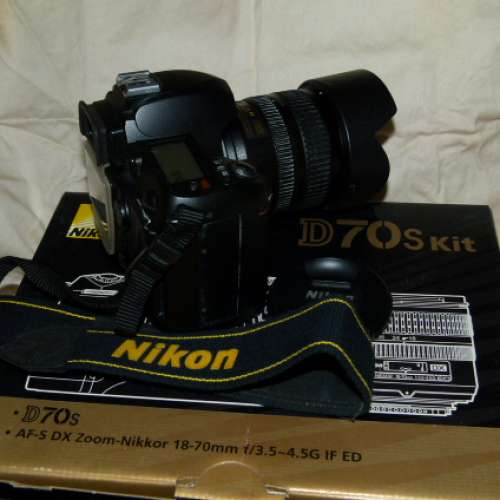 Nikon D70S kit set with lens
