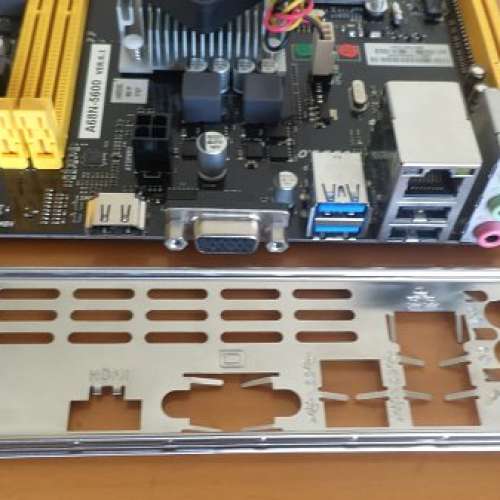 ( 支援PCIex4 NVMe Boot 機) 新淨BIOSTAR A68N-5600 底板連背板(板载 APU A10-4655...