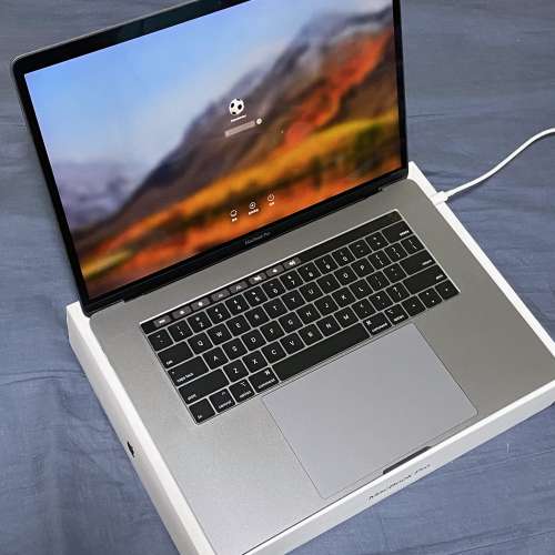 MacBook Pro 2018 15吋 i7 2.6GHz 16GB 512GB SSD 升級放售