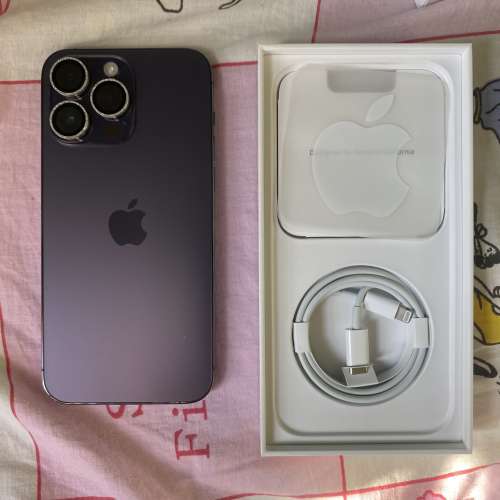 紫色iPhone 14 Pro Max 256gb，附鏡頭保護貼，有單據和全新未使用的配件