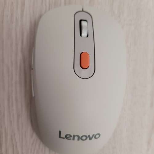 Lenovo Howard 藍芽和2.4G 無線老鼠
