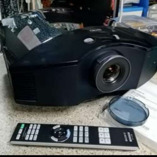 Sony VPL-HW55ES.. 跟遙控器說明書...