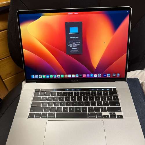 MacBook Pro 16' Intel core i9 2.8Ghz 16GB 1TB with apple care
