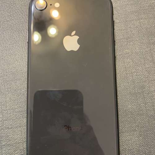 iPhone 8 64gb 黑色