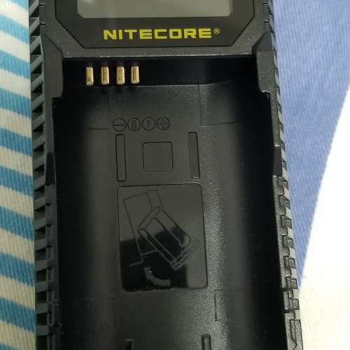 Q2 原廠電池 +Nitecore USB 充電器