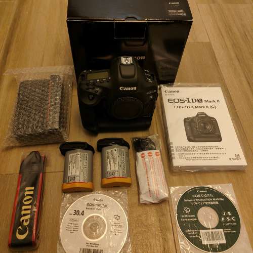９９％新Canon 1DX markII專業機皇行貨跟LP-E19電x３粒及128GB CFast頂級卡齊配件質...