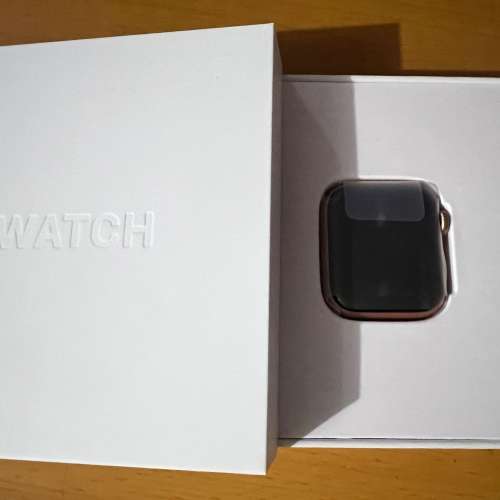 Apple Watch 4 40mm (全新)