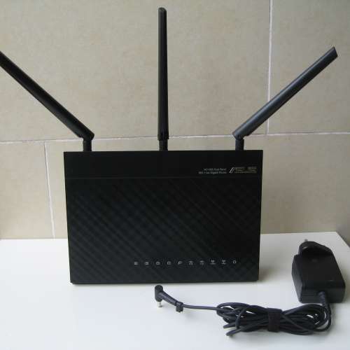 Asus RT-AC68u  AC1900 雙頻無線路由器