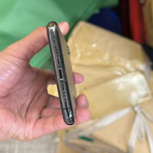 iPhone XS Max黑色256g， 岩岩換新電，睇唔到電效