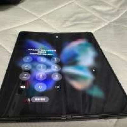 Samsung galaxy z Fold3 5G 256gb, 香港行價極新少用，所有功能正常，購於21年9月，...