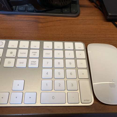 Magic Keyboard with Touch ID and Numeric Keypad + Magic Mouse (White) （可分開...