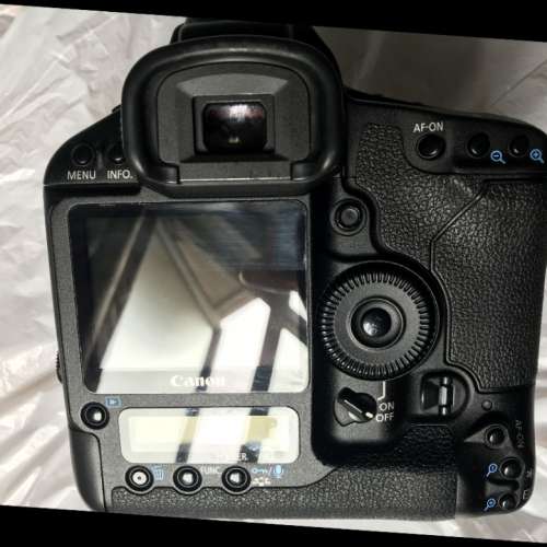 曾經一代機皇 (不喜慎入)。真正業餘用家，3 吋大芒 Canon 1D mark III (1D3)。90% ...