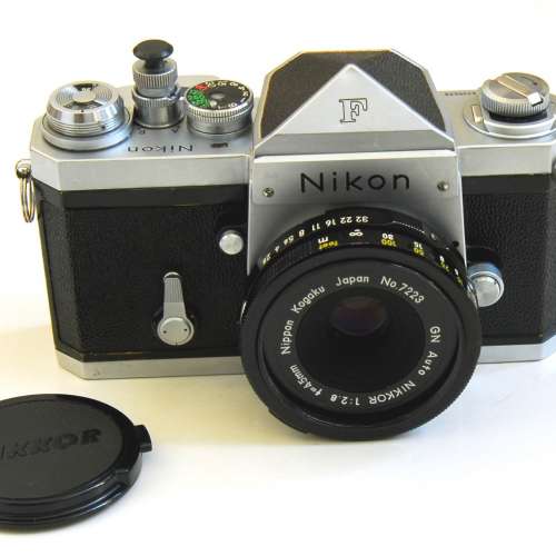 Nikon 大 F 尖頂機身 with Nikon 45mm f2.8 GN Auto Nikkor 古董餅鏡