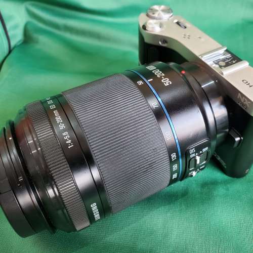 ❂.❂ 三星 Samsung NX210 APSC mirrorless (銀色), 2 鏡 (18-55mm, 50-200mm) ❂.❂