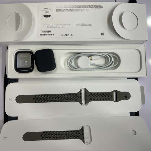 99%New Apple Watch S8 45MM (GPS版) 黑色 香港行貨 已買AppleCare+保養到2025年2...